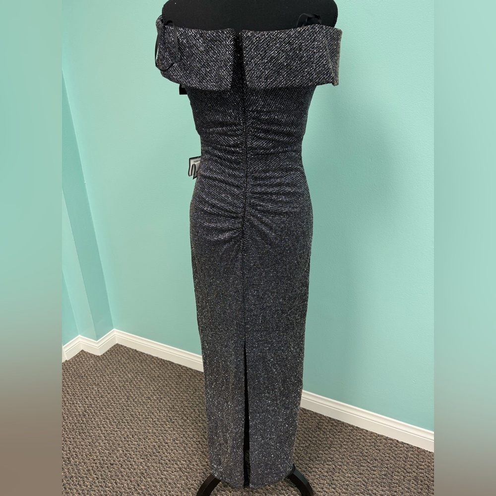 Xscape off-the-shoulder metallic gown in black/gunmetal size 10. - Picture 9 of 11
